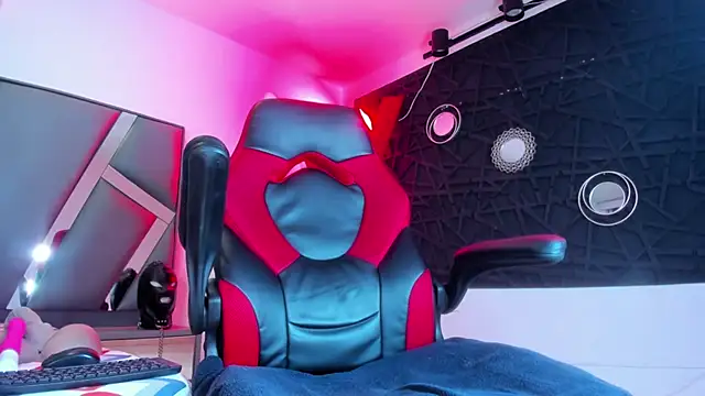 Ivannaakozlov  online show from March 4, 2025, 12:07 am