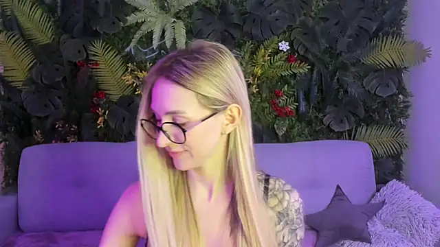 Snapshot of Horny_Blond chatting on February 8, 2026, 9:02 am Horny Blond online show from February 8, 2026, 9:02 am