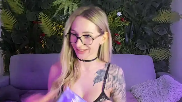 Snapshot of Horny_Blond chatting on February 14, 2026, 9:06 am Horny Blond online show from February 14, 2026, 9:06 am