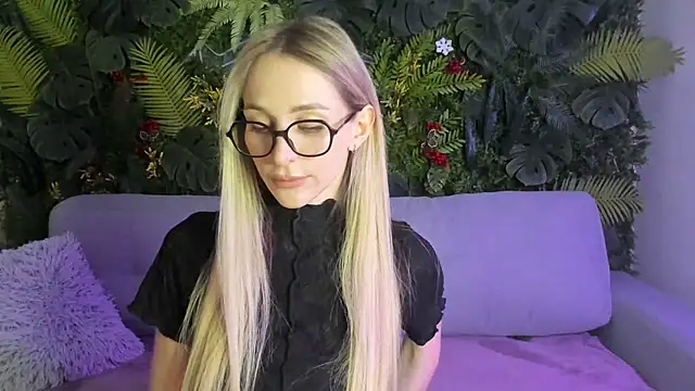 Snapshot of Horny_Blond chatting on February 16, 2026, 9:05 am Horny Blond online show from February 16, 2026, 9:05 am