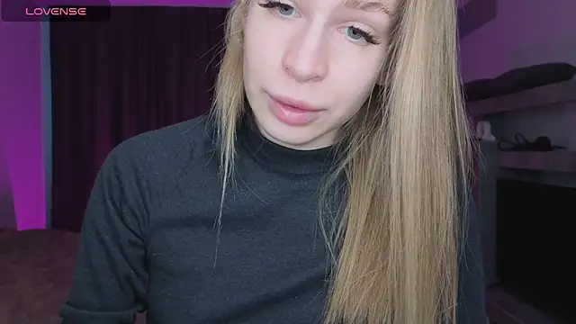 Snapshot of Elis_Fox chatting on April 20, 2026, 11:02 am Elis Fox online show from April 20, 2026, 11:02 am