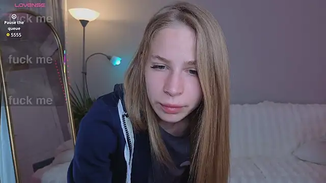 Snapshot of Elis_Fox chatting on May 15, 2026, 11:06 am Elis Fox online show from May 15, 2026, 11:06 am