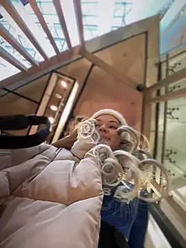 Snapshot of Times__Square chatting on December 19, 2024, 7:18 am Times Square online show from December 19, 2024, 7:18 am