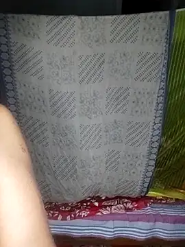 Snapshot of Young_couple143 chatting on November 23, 2025, 12:10 am Young couple143 online show from November 23, 2025, 12:10 am