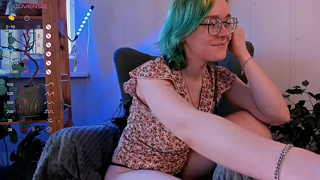 alisahug online show from March 15, 2025, 10:03 am