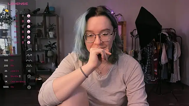 alisahug online show from September 20, 2025, 6:25 am