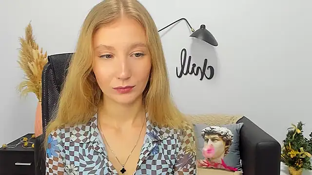 LolaWilsons online show from January 7, 2025, 11:16 am