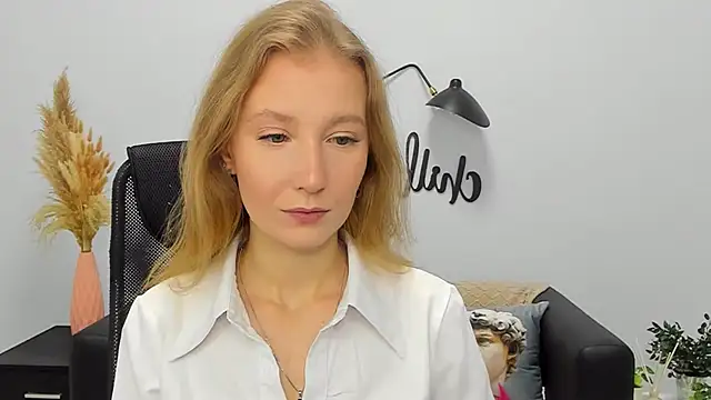 LolaWilsons online show from January 10, 2025, 6:20 am