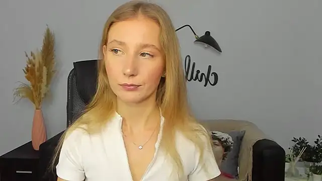 LolaWilsons online show from January 14, 2025, 9:45 am