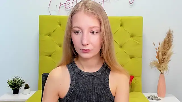 LolaWilsons online show from February 12, 2026, 7:25 am