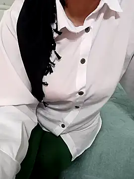 Snapshot of _Sahra_ chatting on December 2, 2024, 1:46 pm Sahra online show from December 2, 2024, 1:46 pm