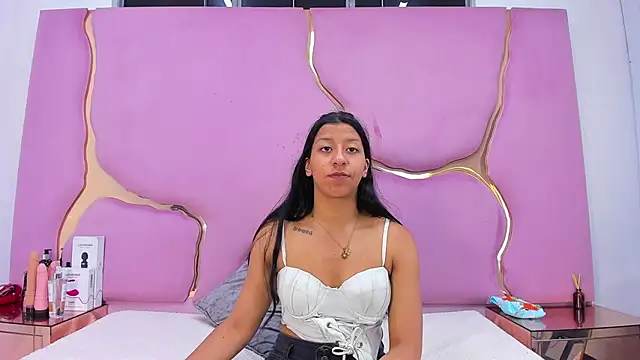 VaneLin18 online show from September 22, 2025, 11:40 pm