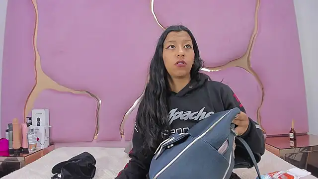 VaneLin18 online show from September 30, 2025, 7:19 pm