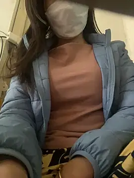 Tuongvy05 online show from February 25, 2025, 5:30 am