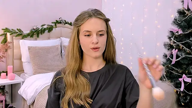 Snapshot of RozzitaBedberry chatting on January 17, 2025, 11:18 pm RozzitaBedberry online show from January 17, 2025, 11:18 pm