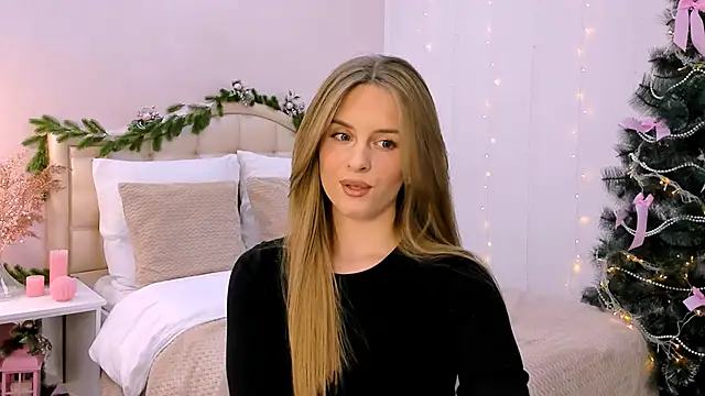 Snapshot of RozzitaBedberry chatting on January 18, 2025, 11:11 pm RozzitaBedberry online show from January 18, 2025, 11:11 pm