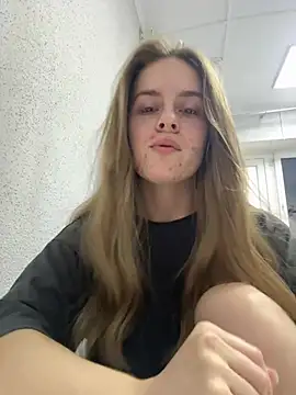 Snapshot of RozzitaBedberry chatting on January 25, 2025, 11:23 am RozzitaBedberry online show from January 25, 2025, 11:23 am