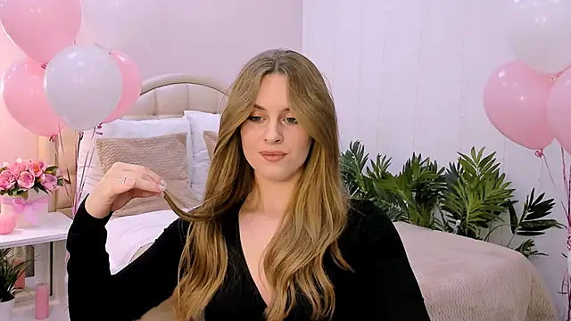 Snapshot of RozzitaBedberry chatting on January 28, 2025, 12:22 pm RozzitaBedberry online show from January 28, 2025, 12:22 pm