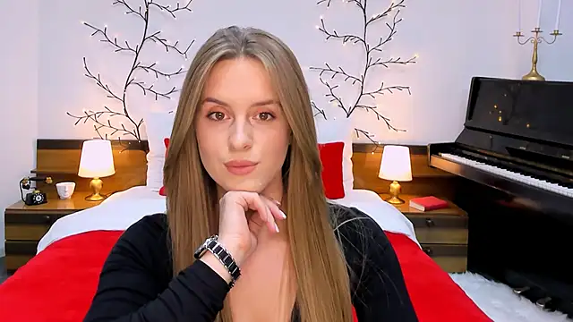 Snapshot of RozzitaBedberry chatting on February 2, 2025, 7:14 pm RozzitaBedberry online show from February 2, 2025, 7:14 pm