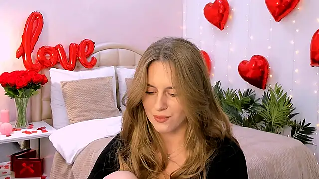 Snapshot of RozzitaBedberry chatting on February 16, 2025, 3:59 pm RozzitaBedberry online show from February 16, 2025, 3:59 pm