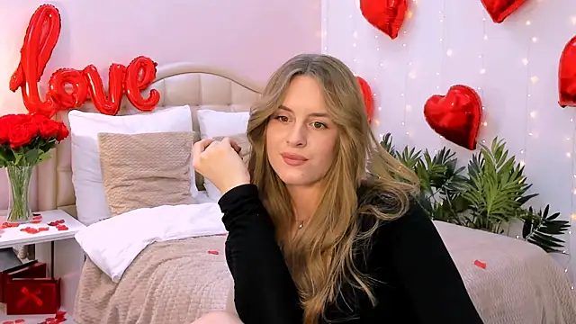 Snapshot of RozzitaBedberry chatting on February 16, 2025, 7:05 pm RozzitaBedberry online show from February 16, 2025, 7:05 pm