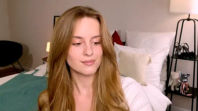 Snapshot of RozzitaBedberry chatting on September 11, 2025, 1:11 pm RozzitaBedberry online show from September 11, 2025, 1:11 pm