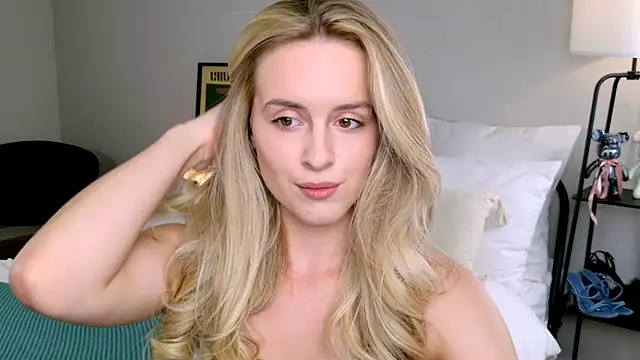 Snapshot of RozzitaBedberry chatting on September 29, 2025, 1:05 pm RozzitaBedberry online show from September 29, 2025, 1:05 pm