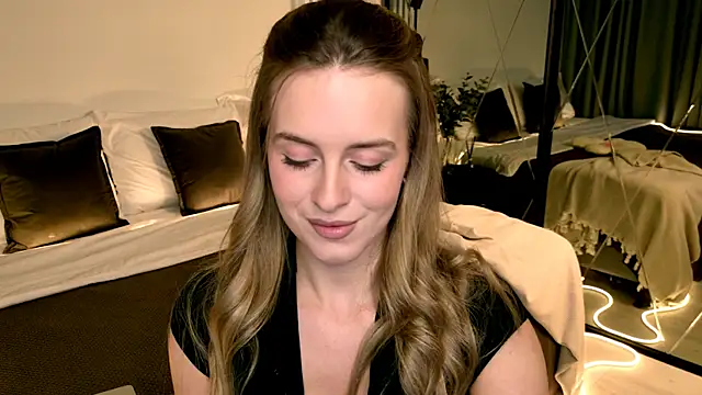 RozzitaBedberry online show from April 13, 2026, 11:37 am