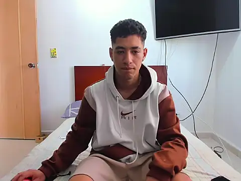 Snapshot of Chandler_ken chatting on November 19, 2025, 1:11 pm Chandler ken online show from November 19, 2025, 1:11 pm