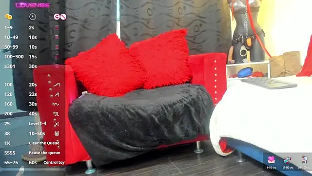 LiaTaylorr online show from December 31, 2024, 6:13 pm