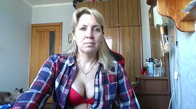 IrinaB1 online show from February 28, 2025, 7:26 am