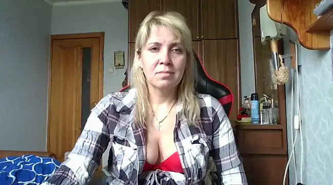 IrinaB1 online show from March 3, 2025, 8:05 am