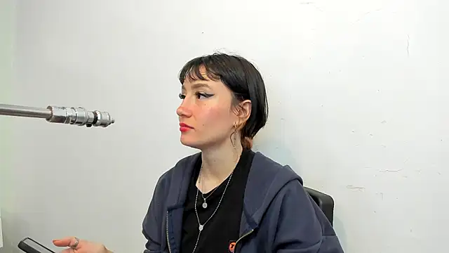 lizzy davis 1 online show from April 6, 2026, 3:48 am