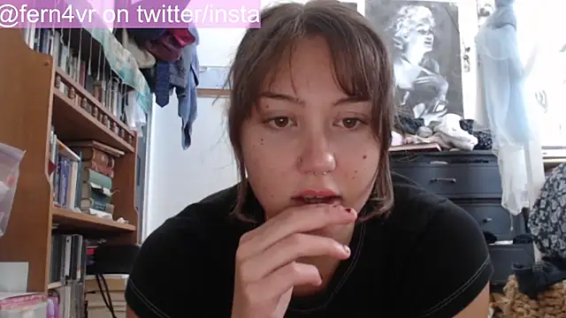 Snapshot of fern4ever chatting on April 2, 2026, 6:38 pm fern4ever online show from April 2, 2026, 6:38 pm