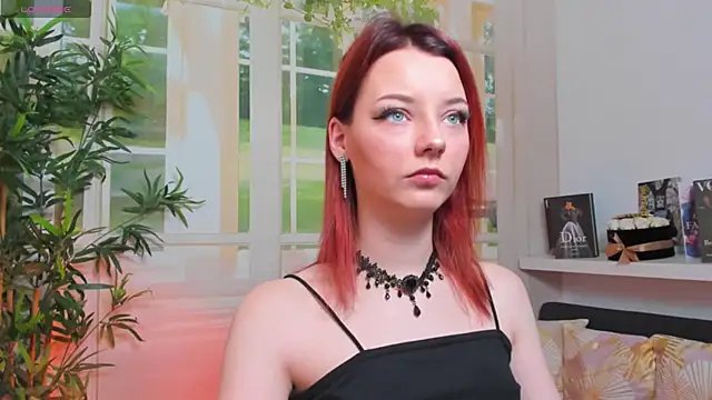 pretty little thing online show from February 12, 2025, 1:48 pm