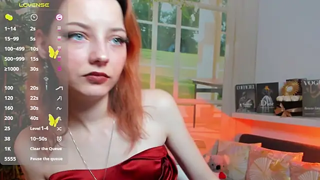 pretty little thing online show from March 14, 2025, 1:48 am