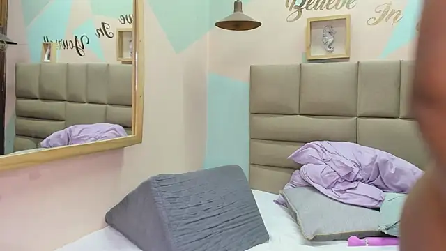 lilybaudyn  online show from March 19, 2025, 7:51 am