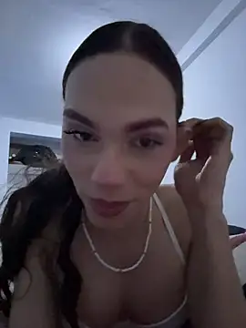 Carlita cute online show from April 3, 2026, 5:27 am