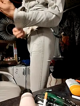 Gillygilly76 online show from November 14, 2025, 6:01 am