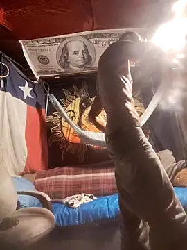 Snapshot of Gillygilly76 chatting on February 27, 2026, 5:29 am Gillygilly76 online show from February 27, 2026, 5:29 am