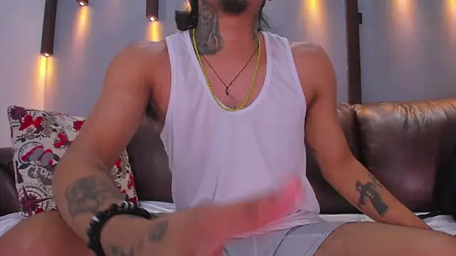 Snapshot of _cannabitch chatting on December 19, 2024, 1:18 pm cannabitch online show from December 19, 2024, 1:18 pm