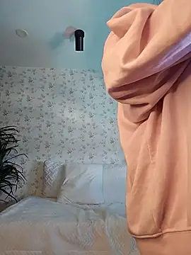 Snapshot of valery_mora chatting on January 30, 2025, 2:15 pm valery mora online show from January 30, 2025, 2:15 pm