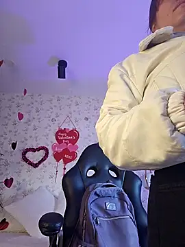 valery mora online show from February 20, 2025, 1:19 pm