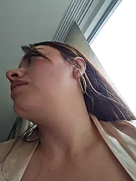 valery mora online show from March 14, 2025, 4:51 pm