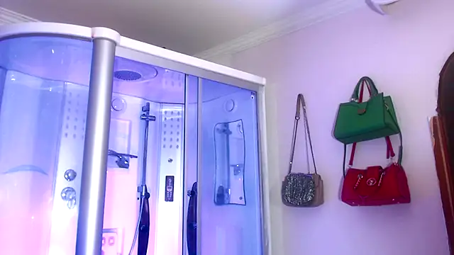 sexy-luna-star-ts online show from November 6, 2025, 10:43 pm