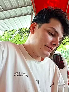  Ottis  online show from October 12, 2025, 3:55 pm