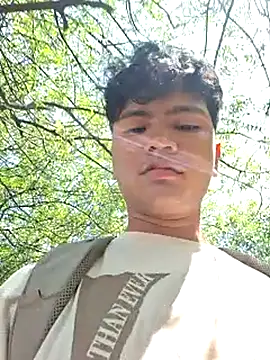 Snapshot of _Ottis_ chatting on February 5, 2026, 4:11 pm Ottis online show from February 5, 2026, 4:11 pm