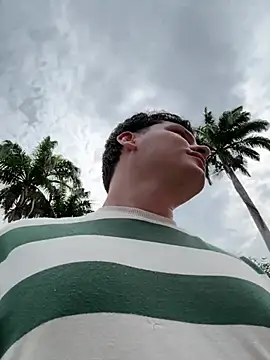 Snapshot of _Ottis_ chatting on February 23, 2026, 2:47 pm Ottis online show from February 23, 2026, 2:47 pm