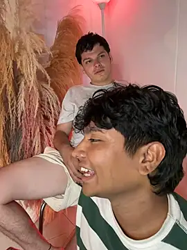 Snapshot of _Ottis_ chatting on February 24, 2026, 2:53 am Ottis online show from February 24, 2026, 2:53 am