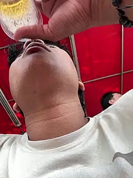 Snapshot of _Ottis_ chatting on February 26, 2026, 1:32 pm Ottis online show from February 26, 2026, 1:32 pm